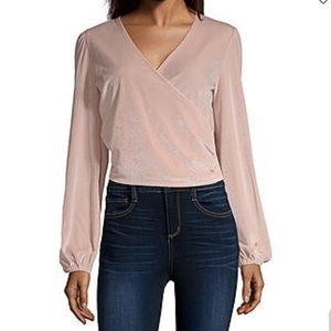 Arizona Junior Women’s V-Neck Long Sleeve Blouse